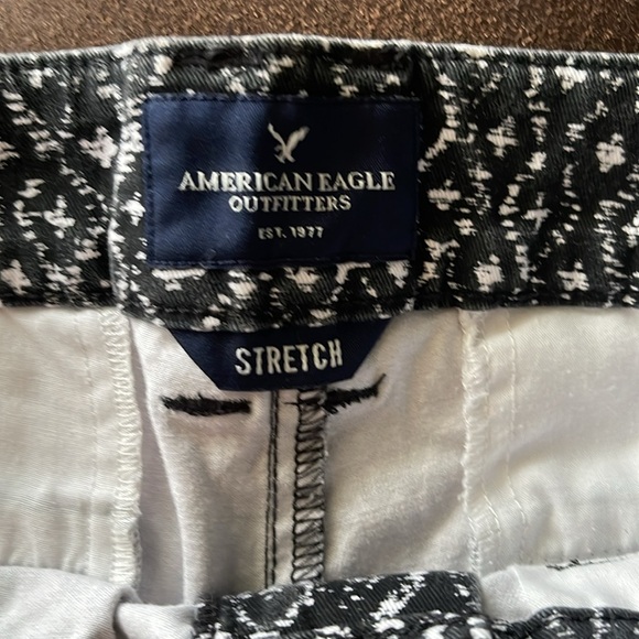 American Eagle Outfitters Black and White Patterned Women Shorts - Picture 4 of 6